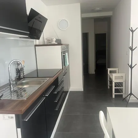 Beautiful And Large 80 M2 With 3 Balconies * ビオグラード・ナ・モル
