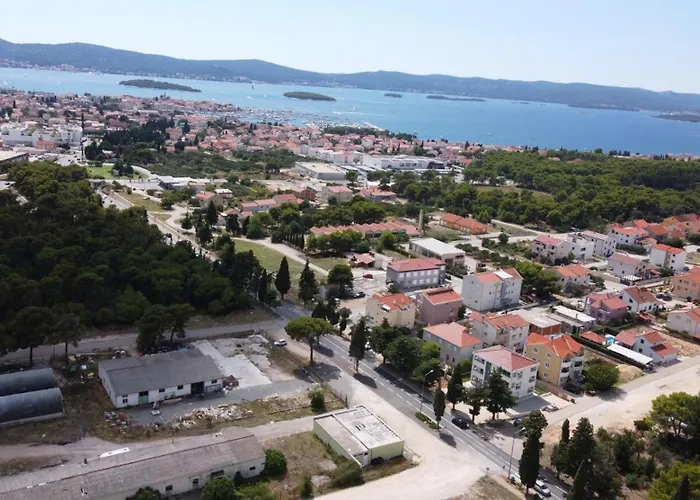 Beautiful And Large 80 M2 With 3 Balconies Apartman Biograd na Moru